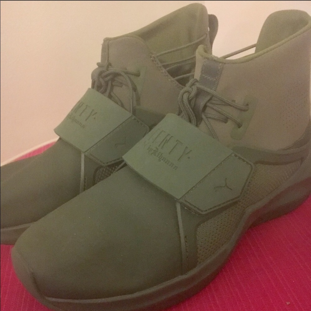 Rihanna Fenty Pumas